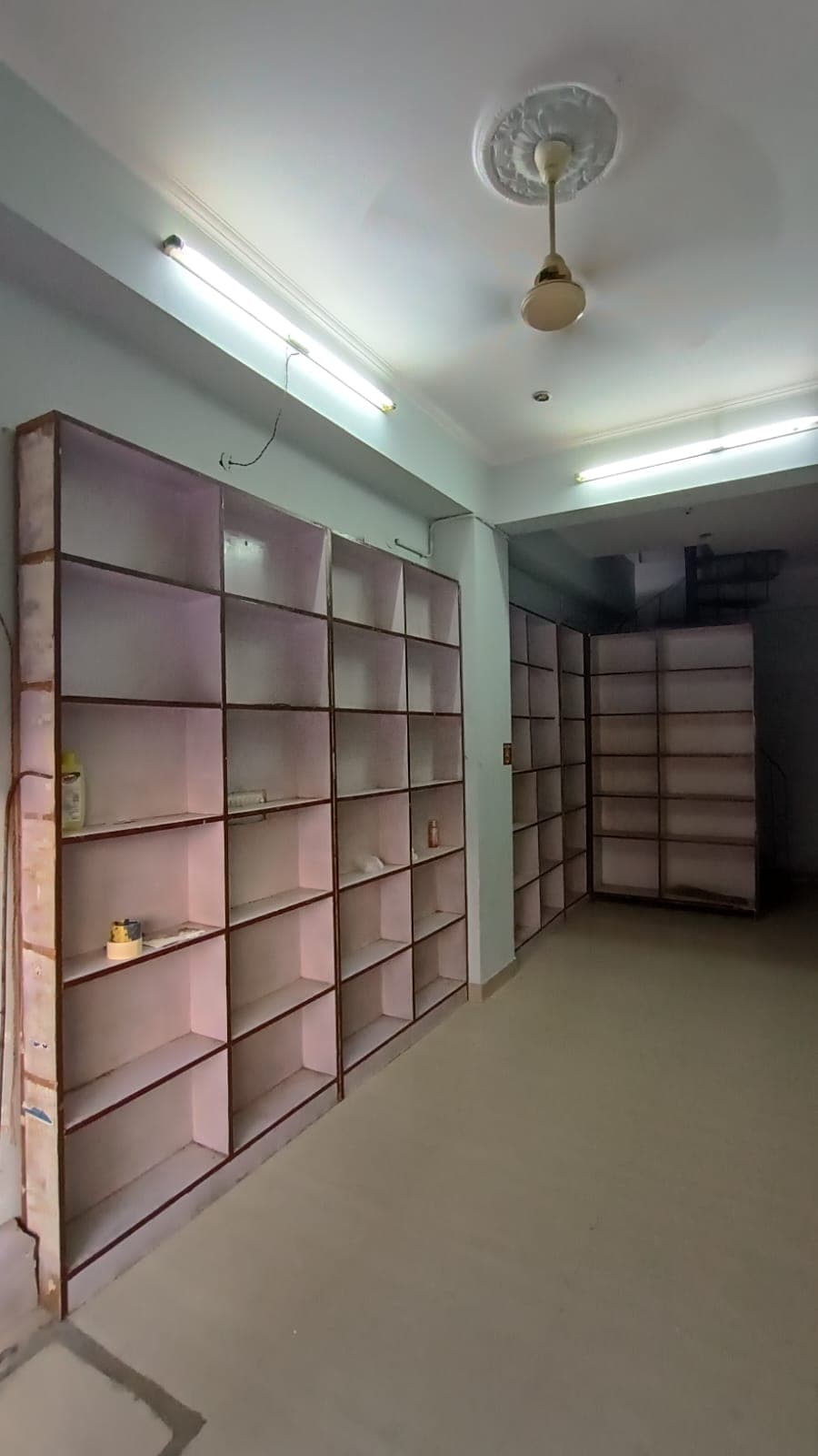commercial shop for rent